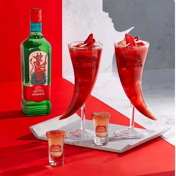 New Jose Cuervo Devil's Reserve Glassware, Cocktail & Shot Glasses, Stir & Picks - Picture 2 of 12